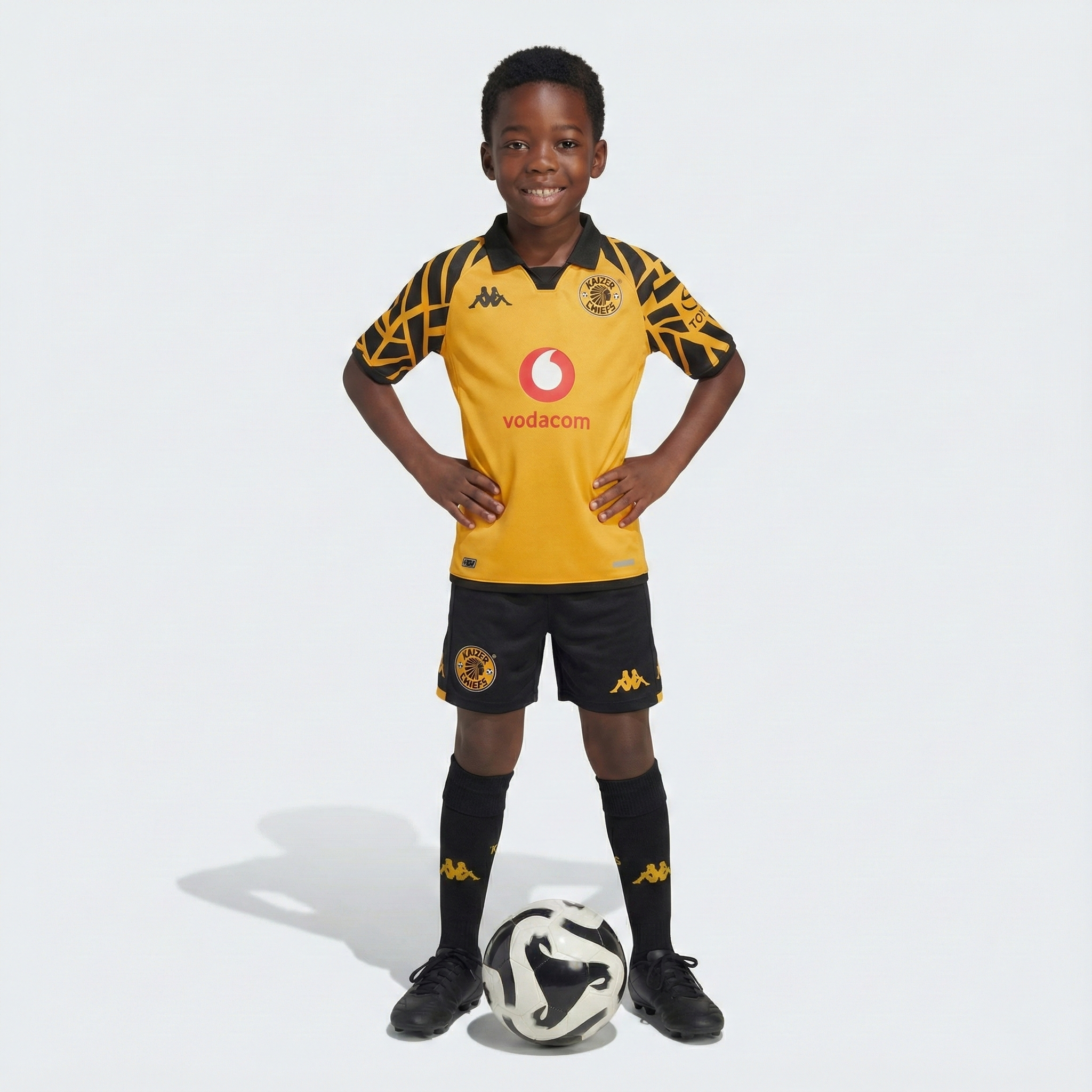 Kaizer Chiefs Home Children's Full Kit 2025/26 (2 Piece)