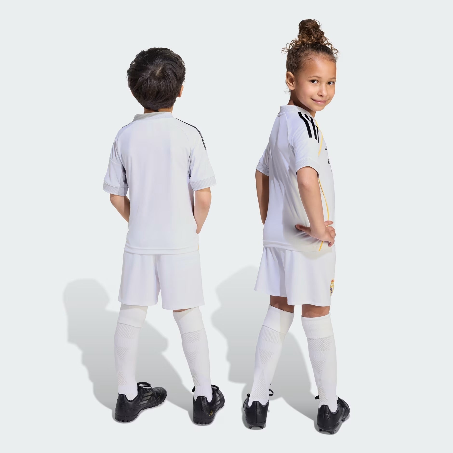 Real Madrid Home Children's Full Kit 2025/26 (2 Piece)